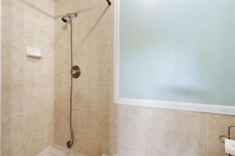 Image 13 of 29 For 3550 95th Ter  3s