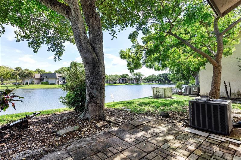 Image 19 of 29 For 3550 95th Ter  3s