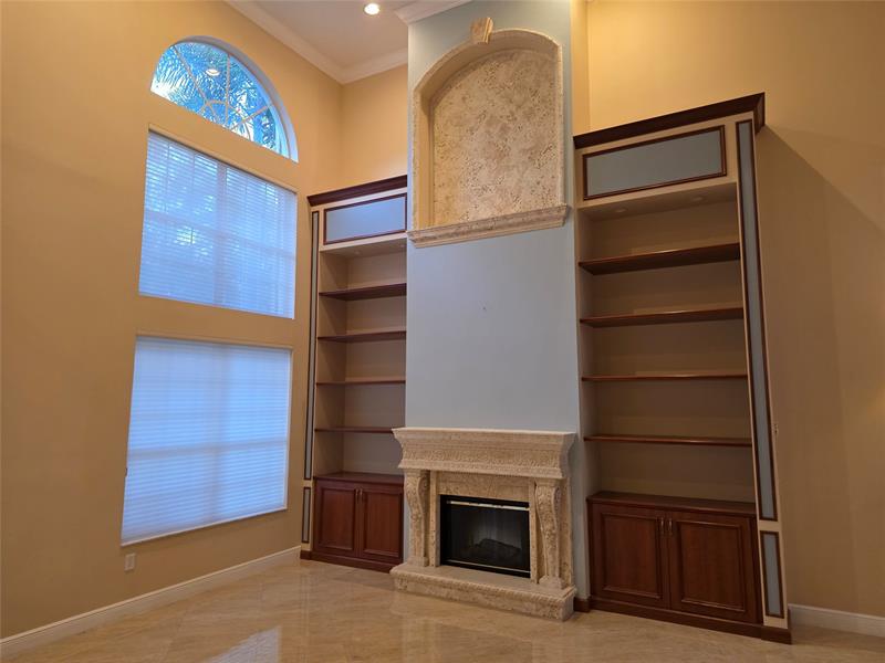 Image 10 of 30 For 9758 Napoli Woods Ln