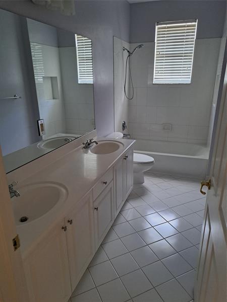Image 23 of 30 For 9758 Napoli Woods Ln