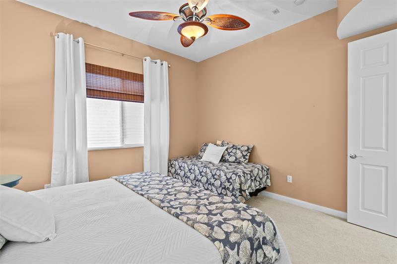 Image 23 of 40 For 23 Harbour Isle Dr  102