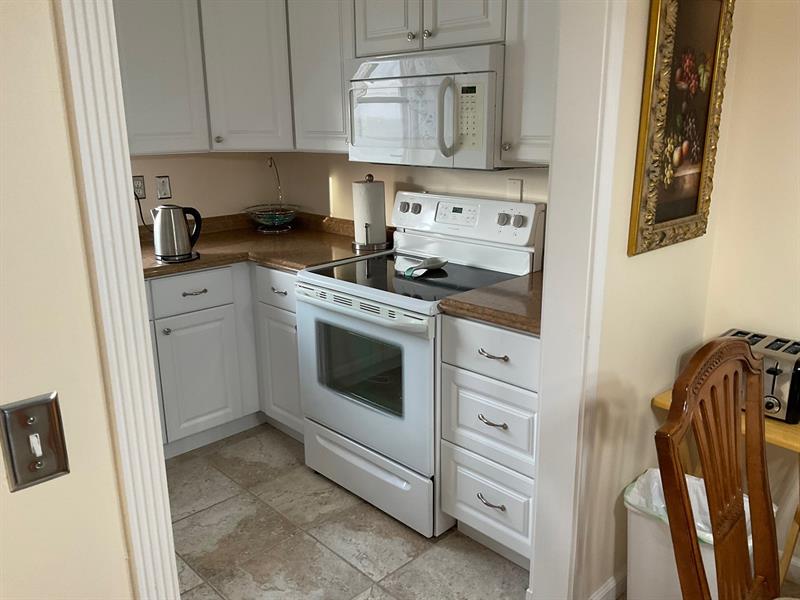Image 5 of 12 For 2607 Dudley Dr W  E