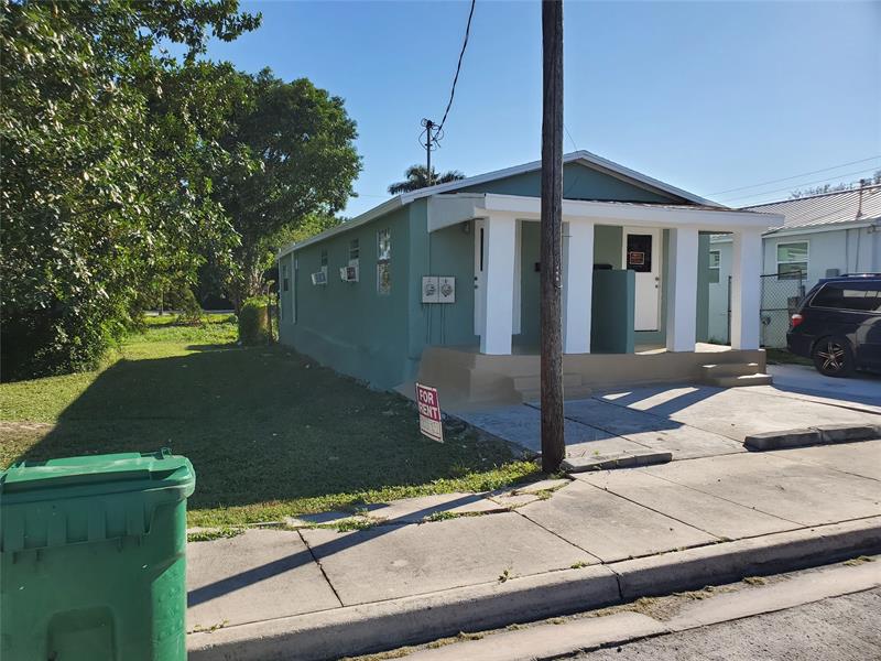 Image 4 of 25 For 258 Adams Place  2