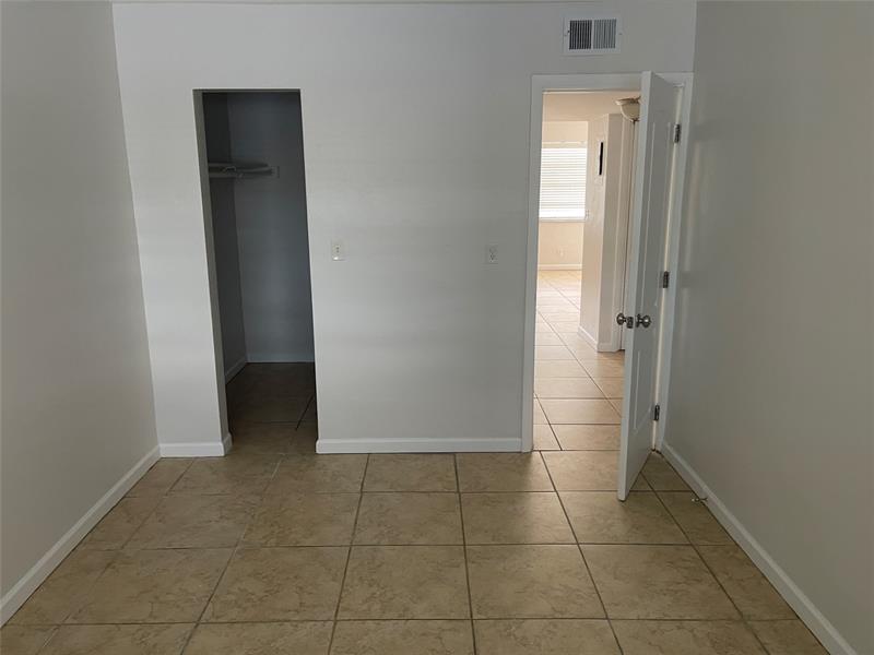 Image 10 of 27 For 4051 13th Av  52-3