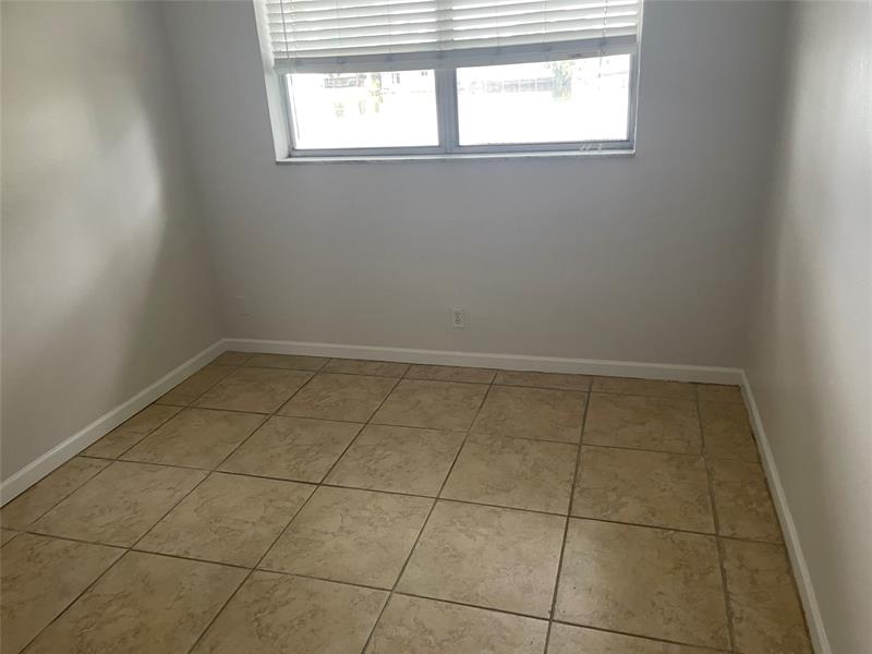 Image 11 of 27 For 4051 13th Av  52-3
