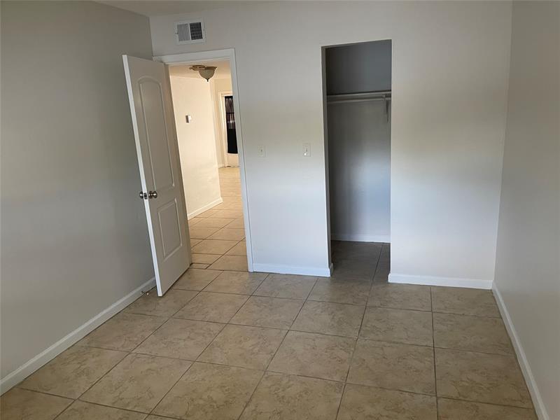 Image 16 of 27 For 4051 13th Av  52-3