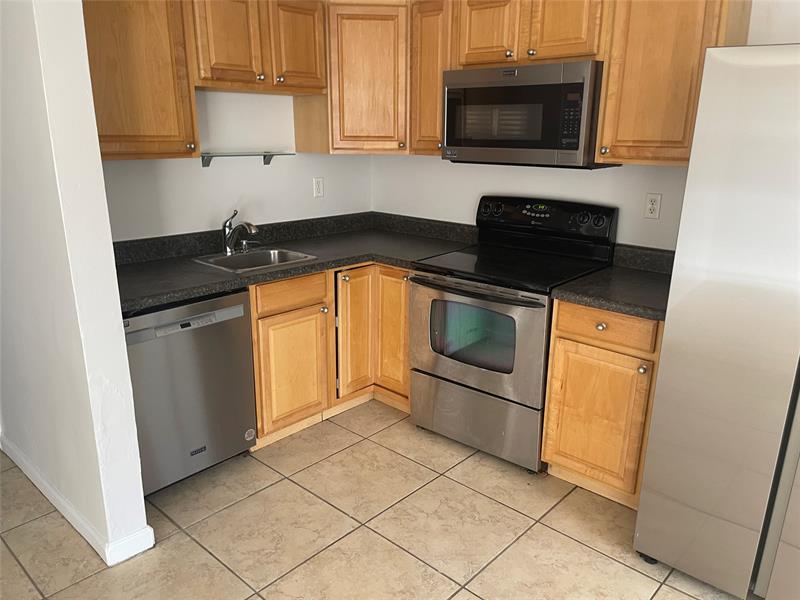 Image 3 of 27 For 4051 13th Av  52-3