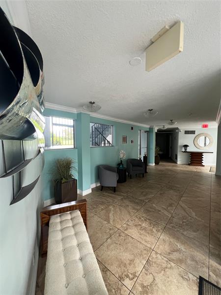 Image 14 of 35 For 6400 2nd Ave  323