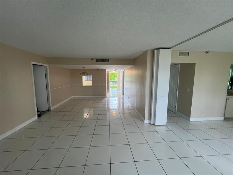 Image 20 of 35 For 6400 2nd Ave  323