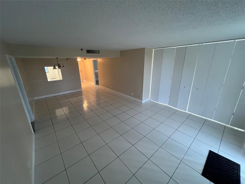 Image 21 of 35 For 6400 2nd Ave  323