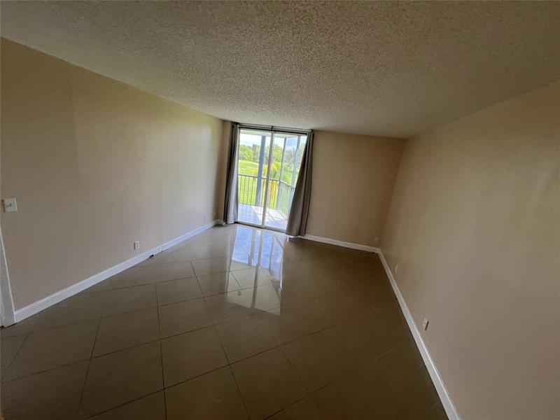 Image 27 of 35 For 6400 2nd Ave  323