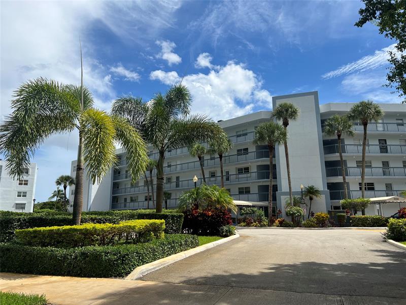 Image 3 of 35 For 6400 2nd Ave  323