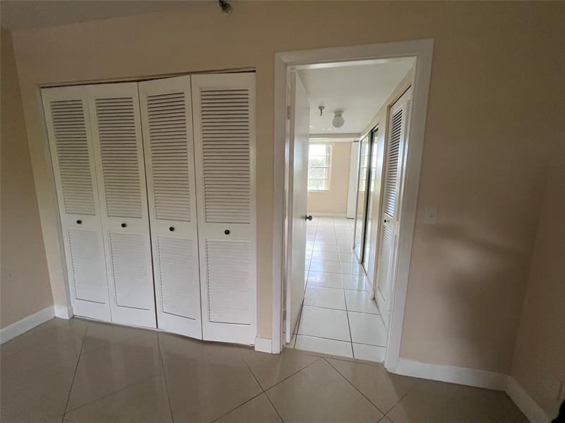 Image 31 of 35 For 6400 2nd Ave  323