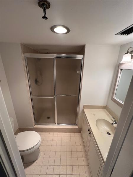 Image 32 of 35 For 6400 2nd Ave  323