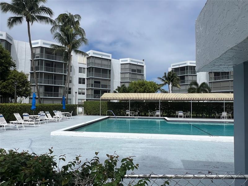 Image 7 of 35 For 6400 2nd Ave  323