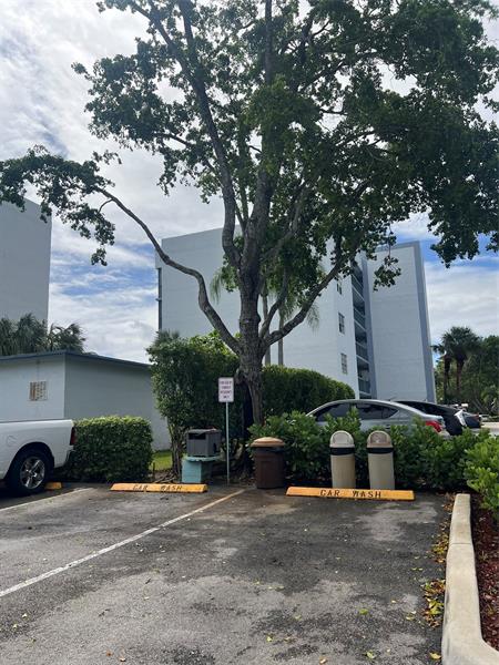 Image 8 of 35 For 6400 2nd Ave  323