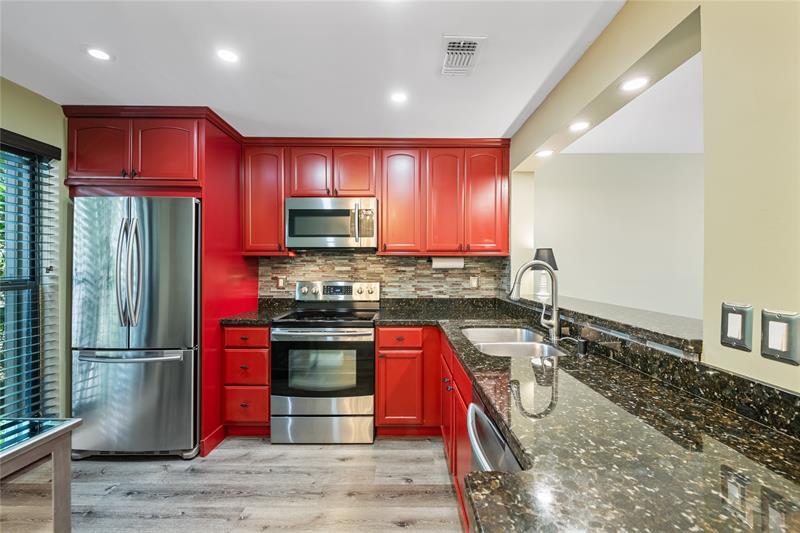 Image 13 of 27 For 3020 Oakland Forest Dr  3003