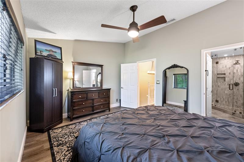 Image 16 of 27 For 3020 Oakland Forest Dr  3003