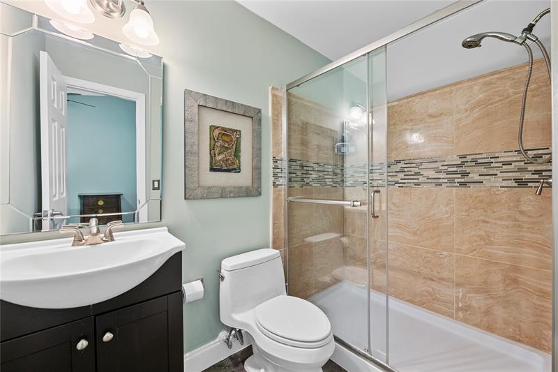 Image 24 of 27 For 3020 Oakland Forest Dr  3003