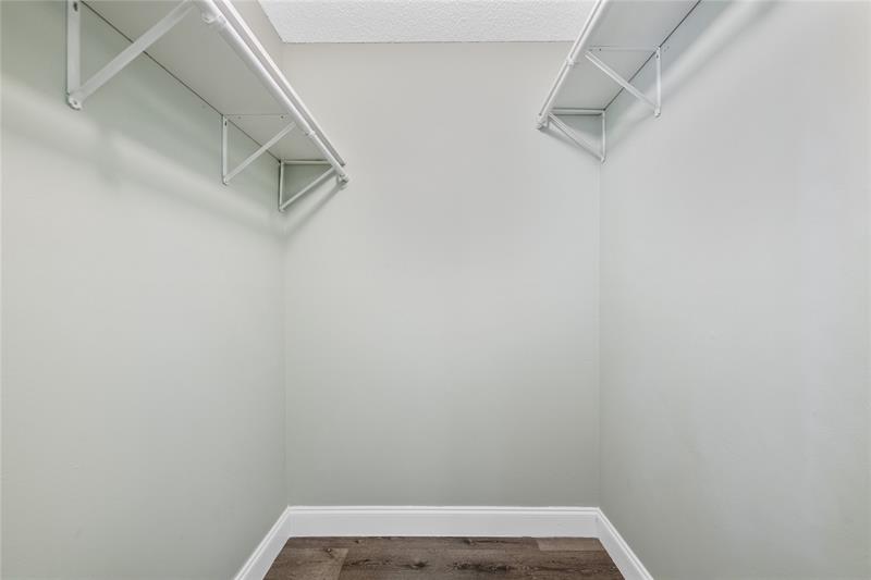 Image 25 of 27 For 3020 Oakland Forest Dr  3003