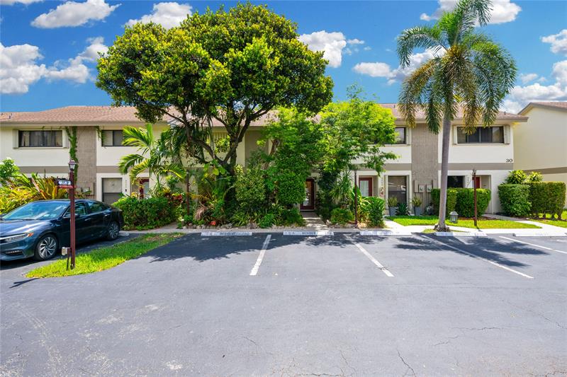 Image 4 of 27 For 3020 Oakland Forest Dr  3003