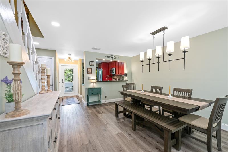 Image 7 of 27 For 3020 Oakland Forest Dr  3003