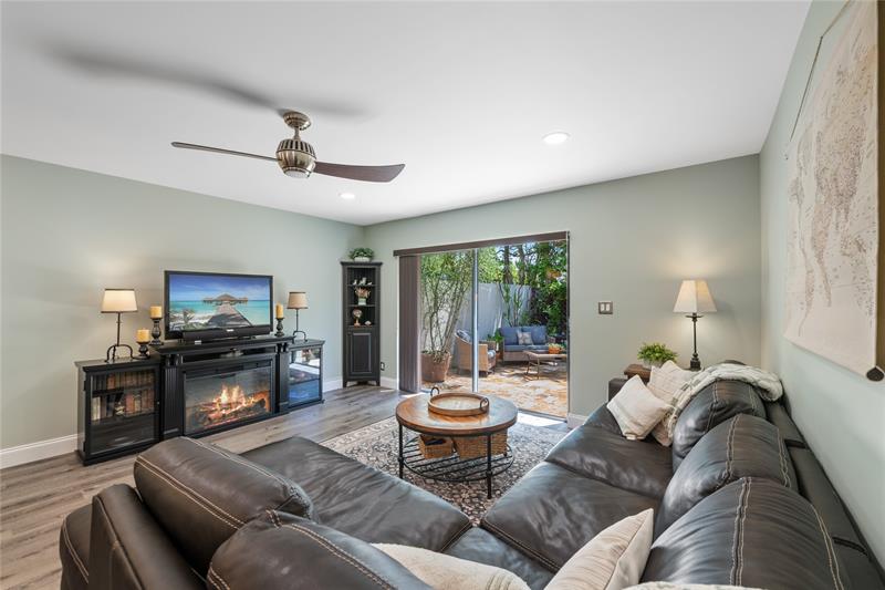 Image 9 of 27 For 3020 Oakland Forest Dr  3003