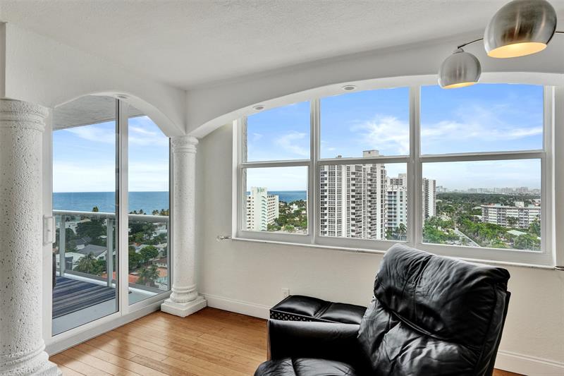 Image 10 of 49 For 3015 Ocean Blvd  15j