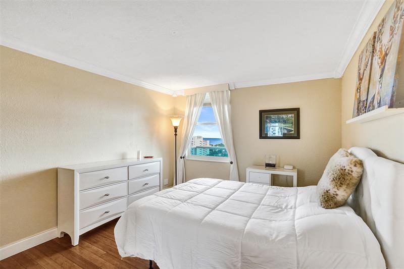 Image 16 of 49 For 3015 Ocean Blvd  15j