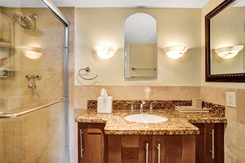 Image 19 of 49 For 3015 Ocean Blvd  15j