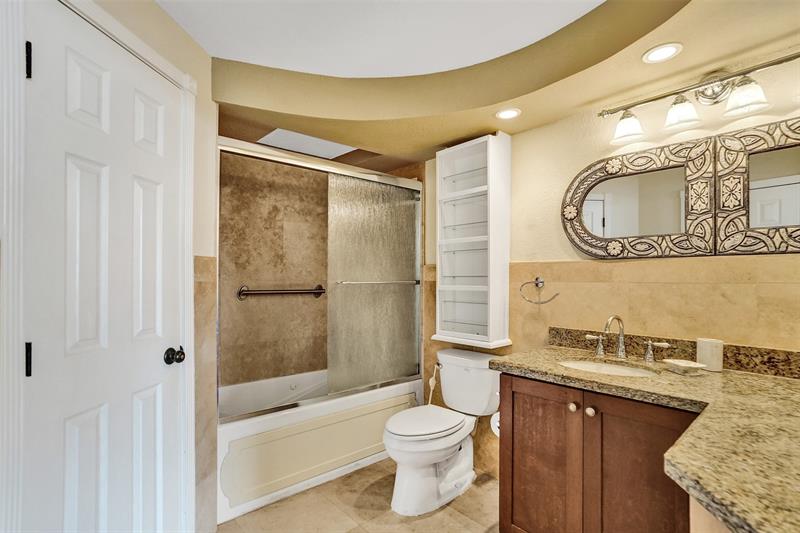 Image 22 of 49 For 3015 Ocean Blvd  15j