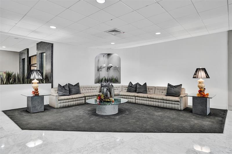 Image 26 of 49 For 3015 Ocean Blvd  15j