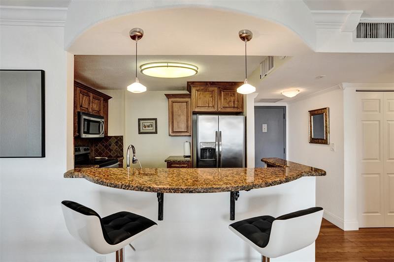 Image 3 of 49 For 3015 Ocean Blvd  15j