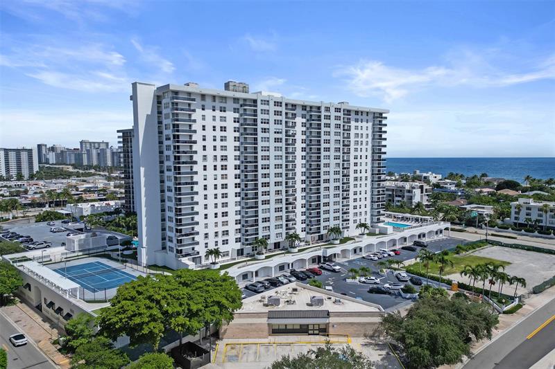 Image 34 of 49 For 3015 Ocean Blvd  15j