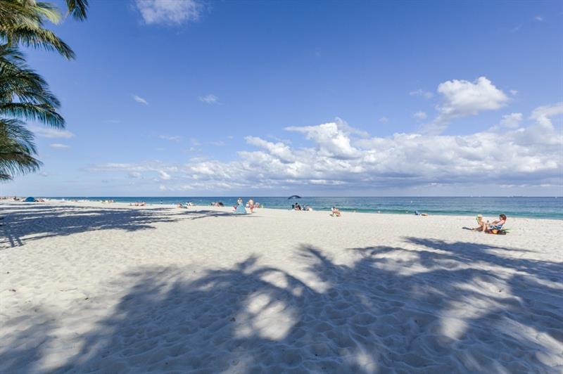 Image 41 of 49 For 3015 Ocean Blvd  15j