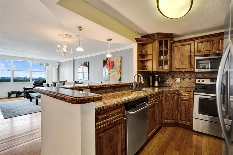 Image 6 of 49 For 3015 Ocean Blvd  15j
