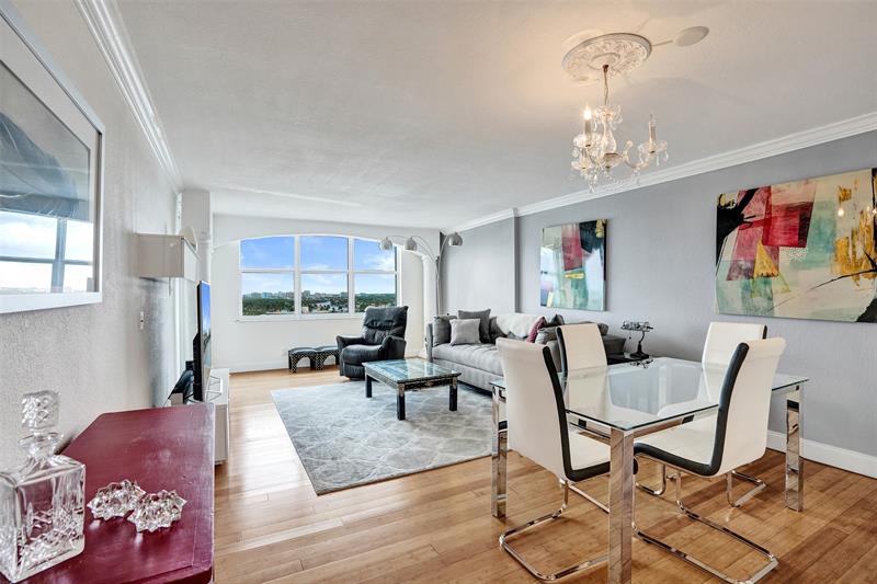 Image 8 of 49 For 3015 Ocean Blvd  15j