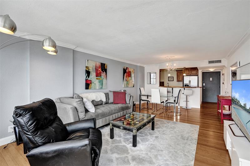 Image 9 of 49 For 3015 Ocean Blvd  15j