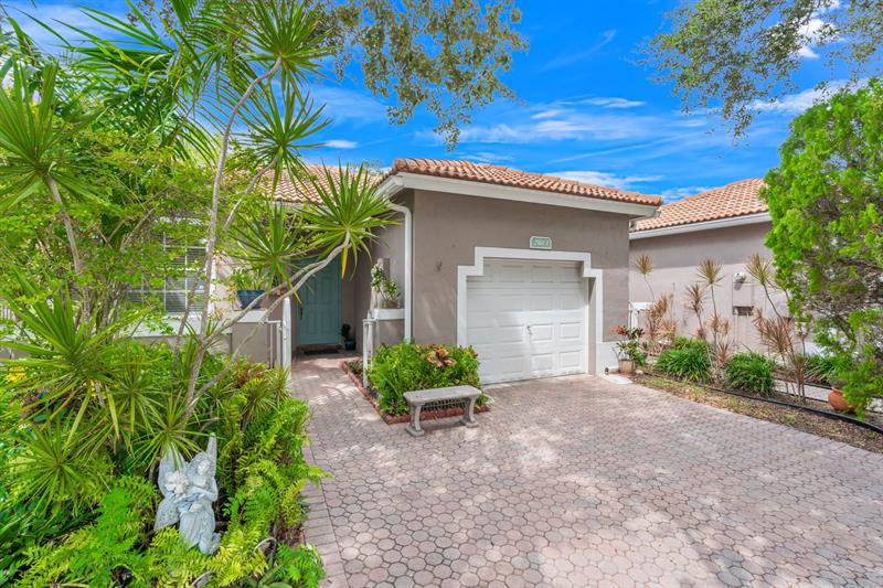 Image 14 of 33 For 2561 Aragon Blvd  1
