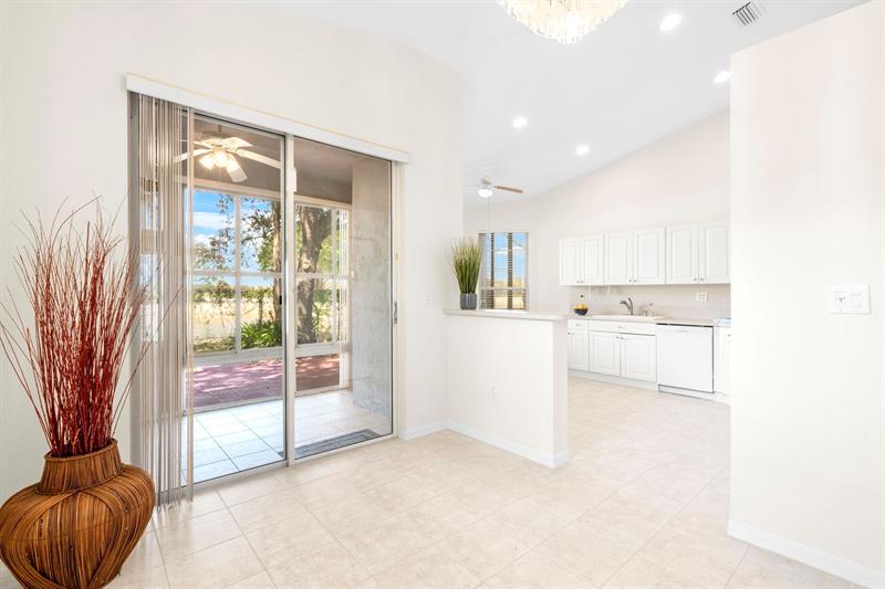 Image 20 of 33 For 2561 Aragon Blvd  1