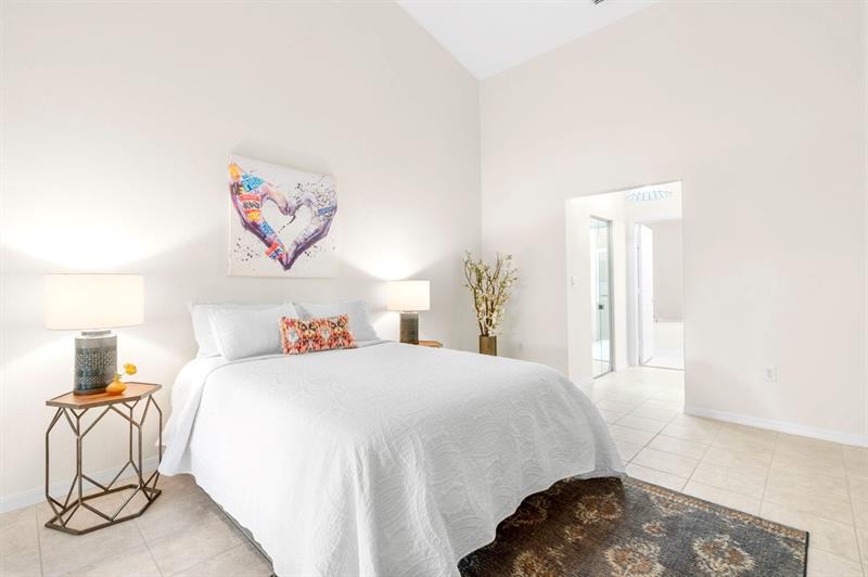 Image 24 of 33 For 2561 Aragon Blvd  1