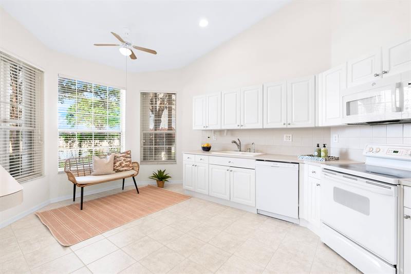 Image 5 of 33 For 2561 Aragon Blvd  1