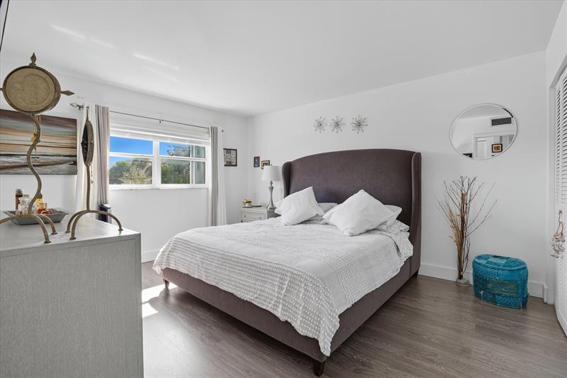 Image 11 of 29 For 5300 Washington St  J214