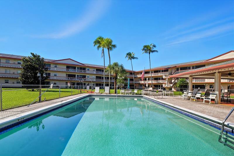 Image 19 of 29 For 5300 Washington St  J214