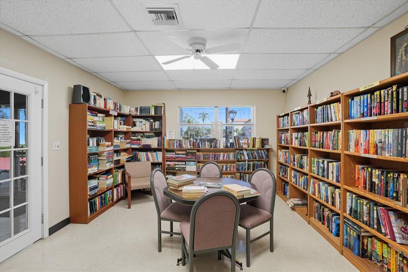 Image 26 of 29 For 5300 Washington St  J214