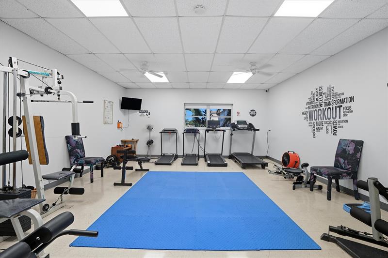 Image 27 of 29 For 5300 Washington St  J214