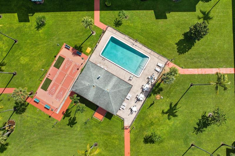 Image 28 of 29 For 5300 Washington St  J214