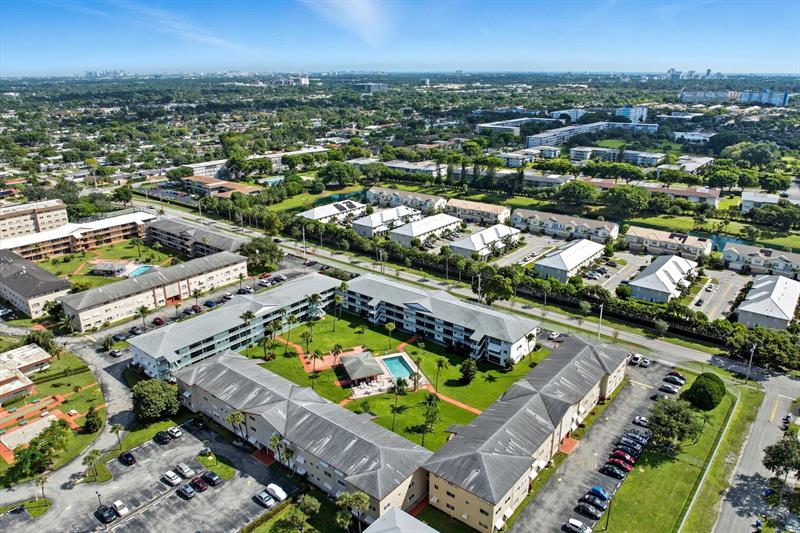 Image 29 of 29 For 5300 Washington St  J214