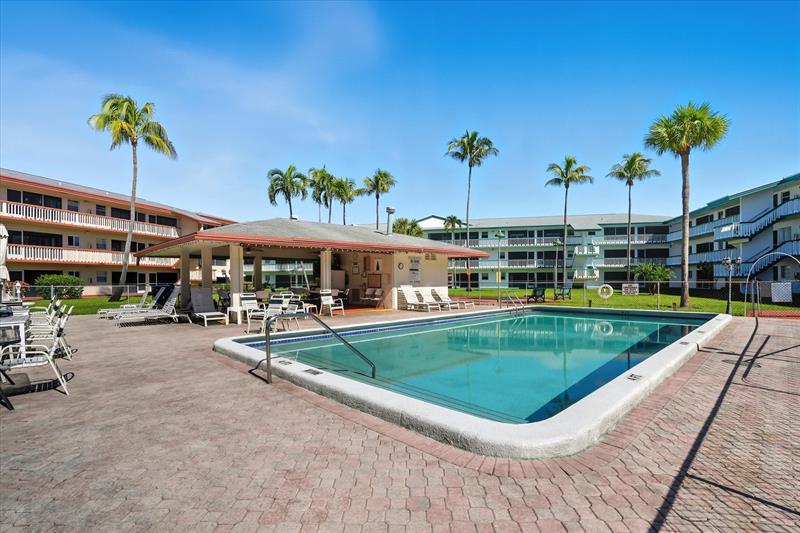 Image 3 of 29 For 5300 Washington St  J214