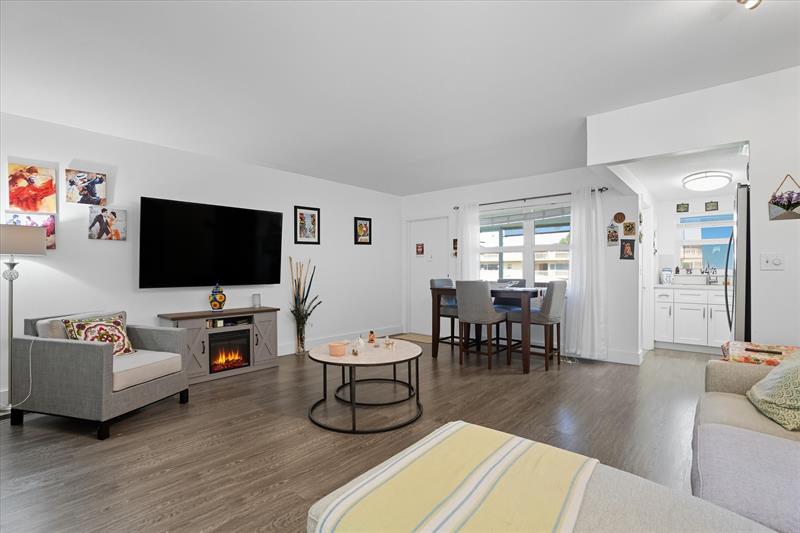 Image 4 of 29 For 5300 Washington St  J214